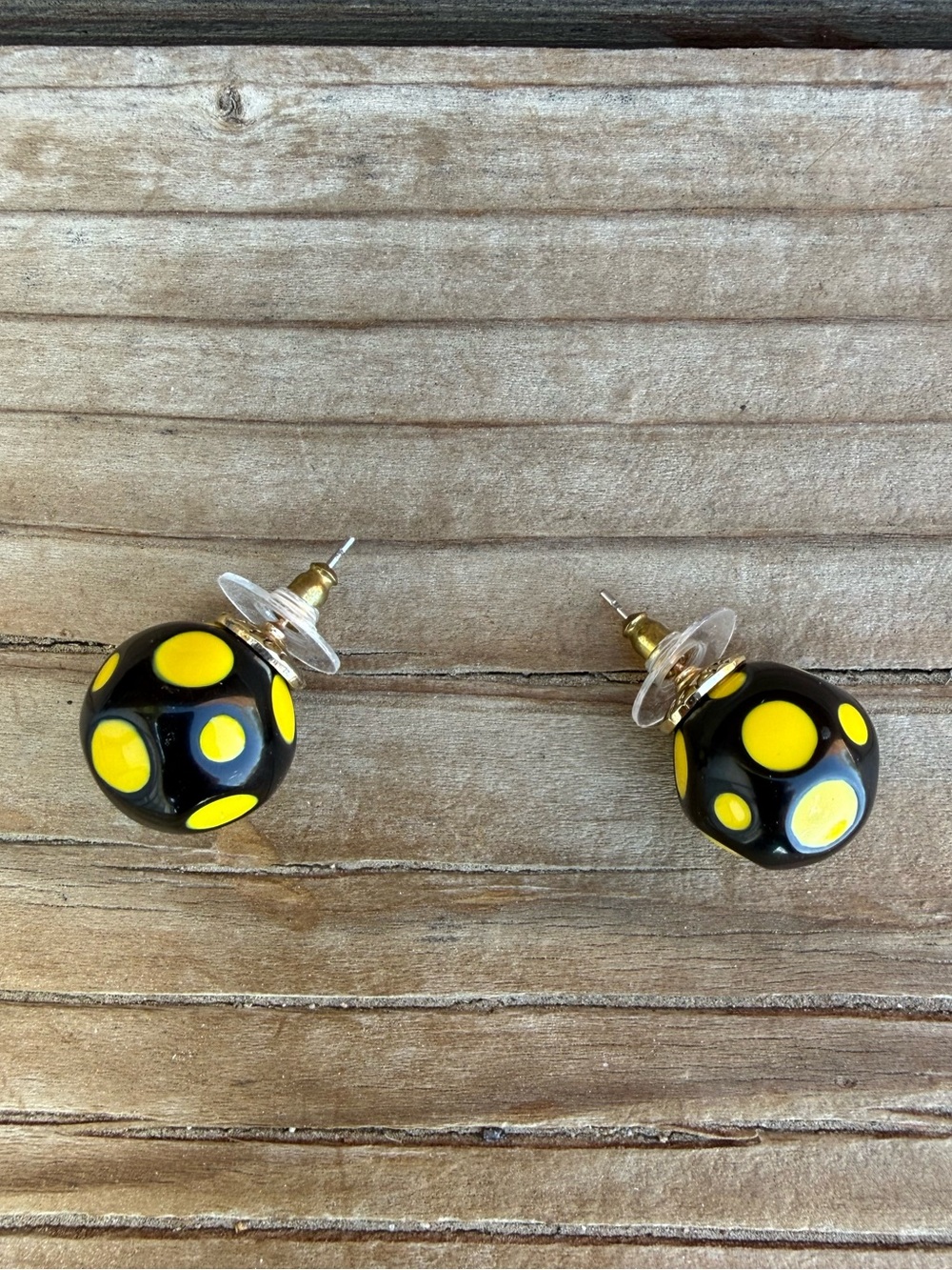 Betsey Johnson Signed Black & Yellow Polka Dot Retro Plastic Post Earrings - Picture 3 of 4